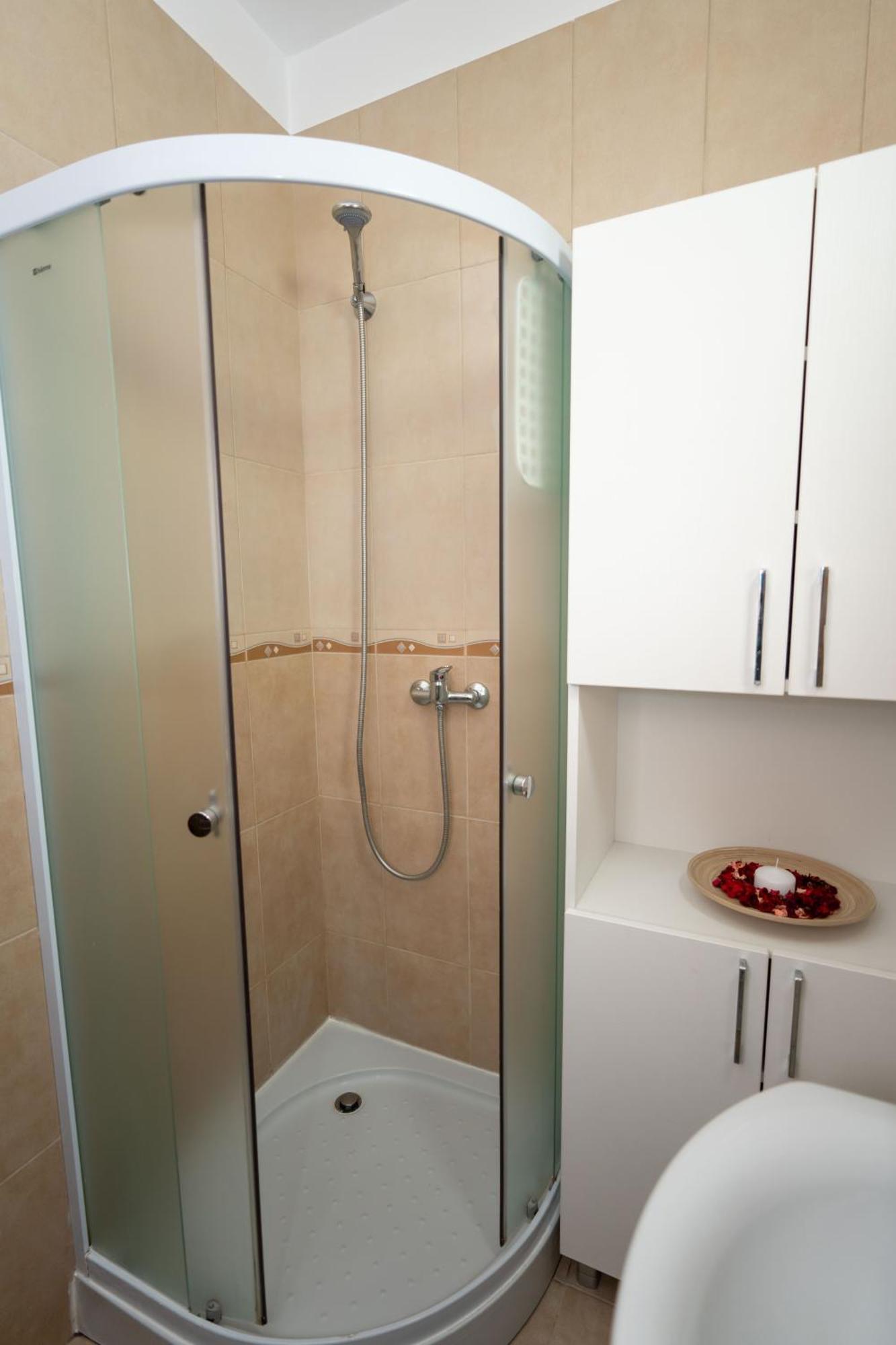 Hotel Studio Titan بوخارست المظهر الخارجي الصورة