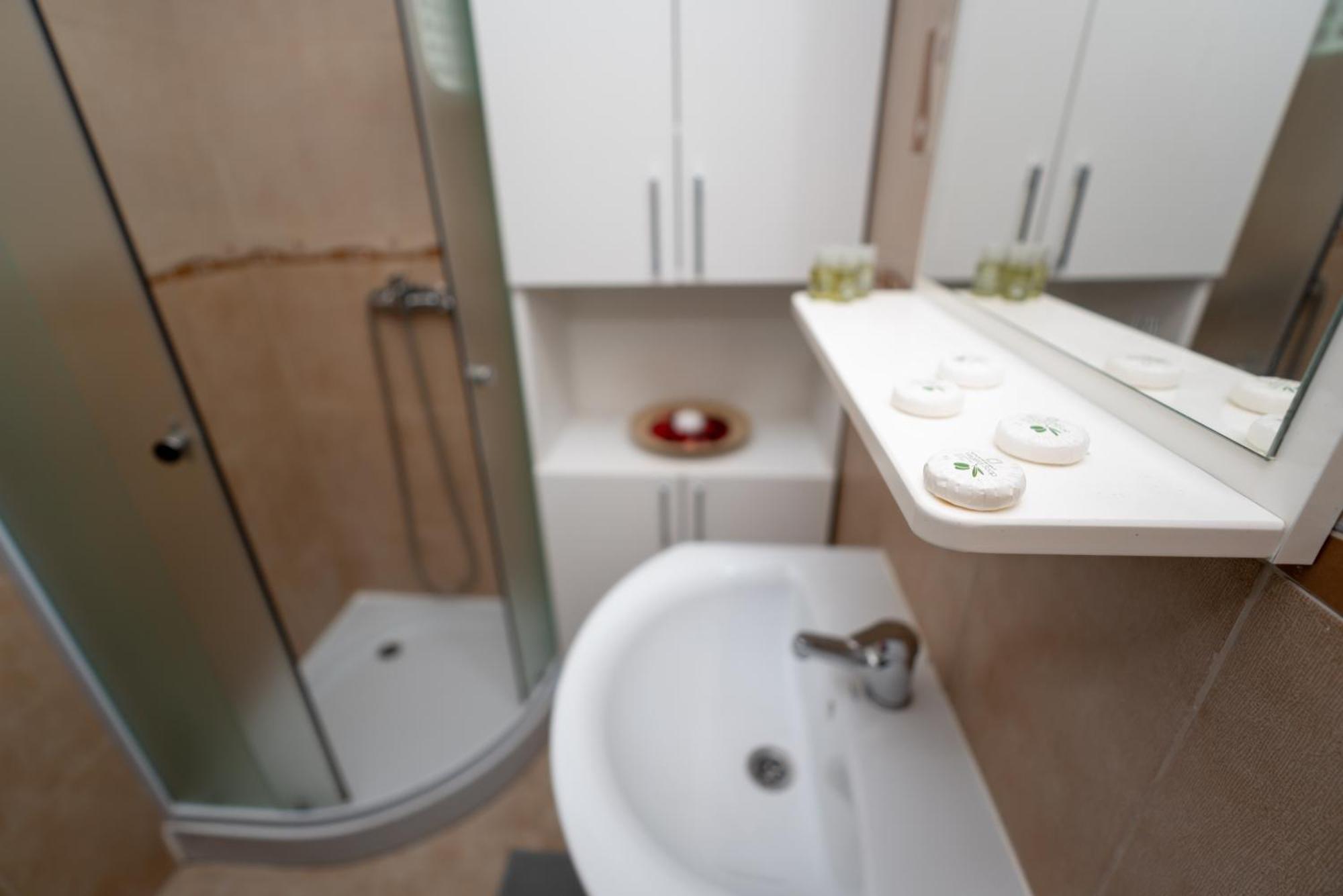 Hotel Studio Titan بوخارست المظهر الخارجي الصورة
